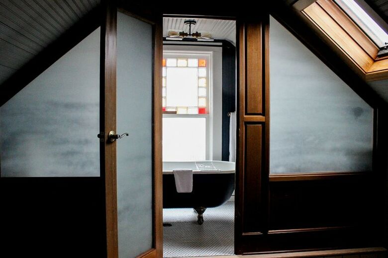 Shelburne Hotel