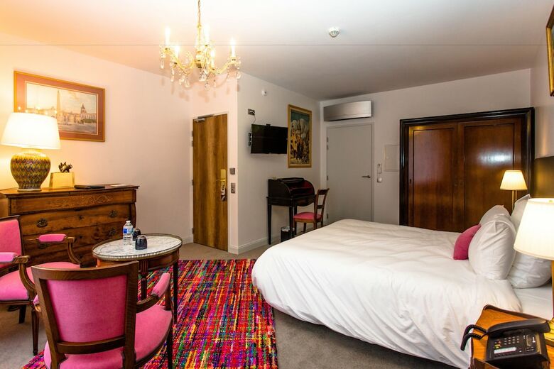 Hotel H�tel Au Charme Rabelaisien