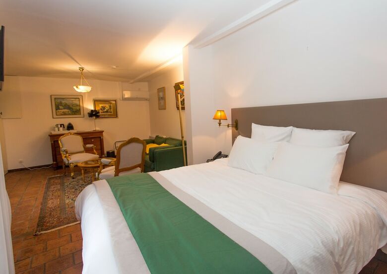 Hotel H�tel Au Charme Rabelaisien