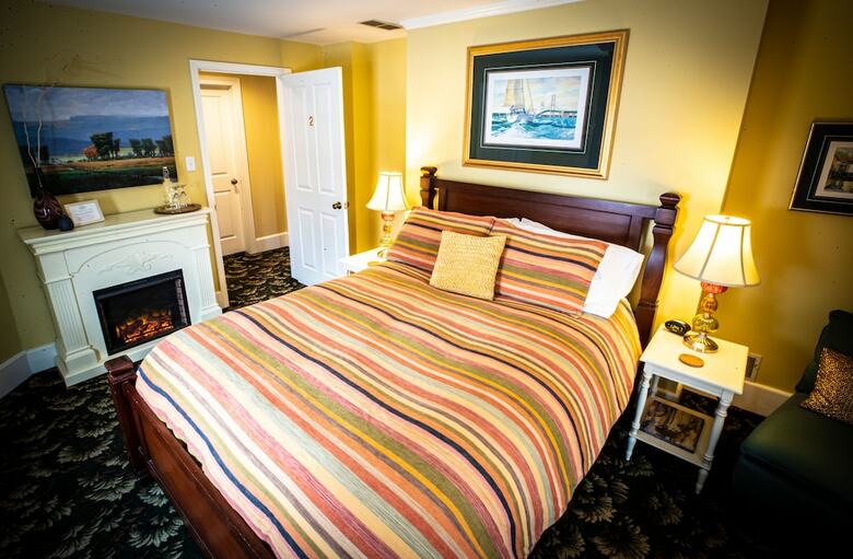 Bed & Breakfast Twin Oaks Inn