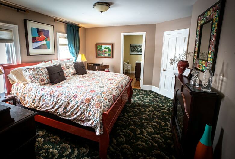 Bed & Breakfast Twin Oaks Inn