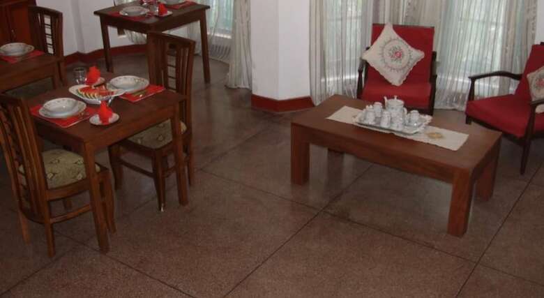 Hotel Tree Breeze Inn