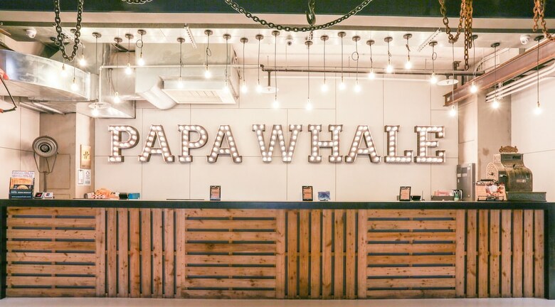 Hotel Papa Whale