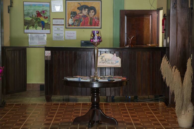 Hotel La Ribiera Del Lago Peten Itza