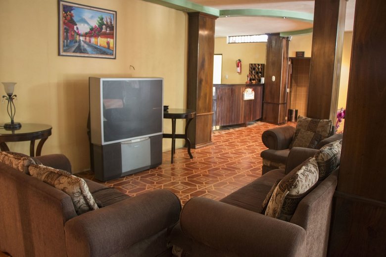 Hotel La Ribiera Del Lago Peten Itza