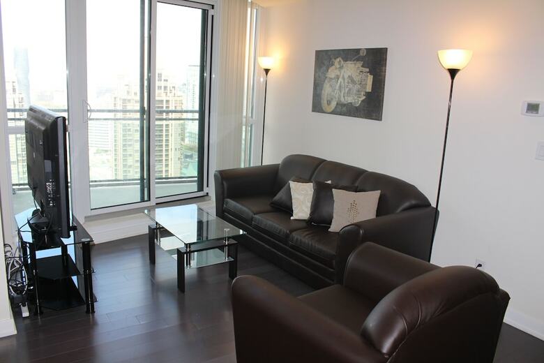 Custom-made Luxury Suite-by Elite Suites