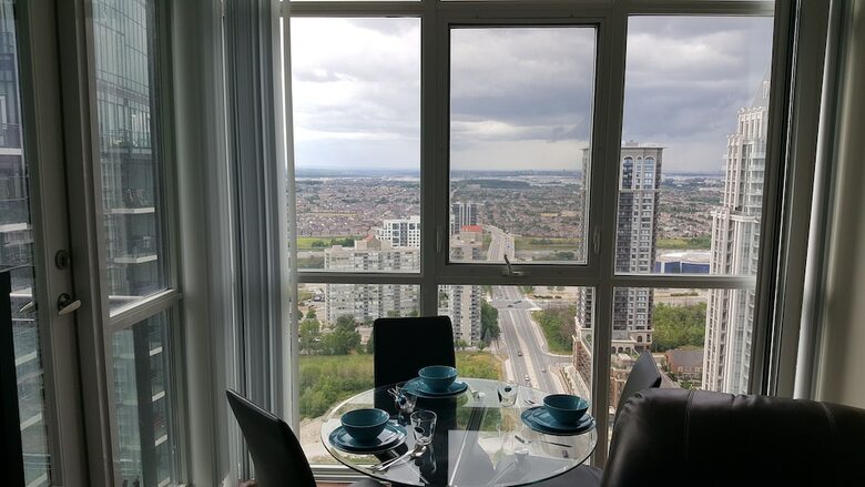 Custom-made Luxury Suite-by Elite Suites