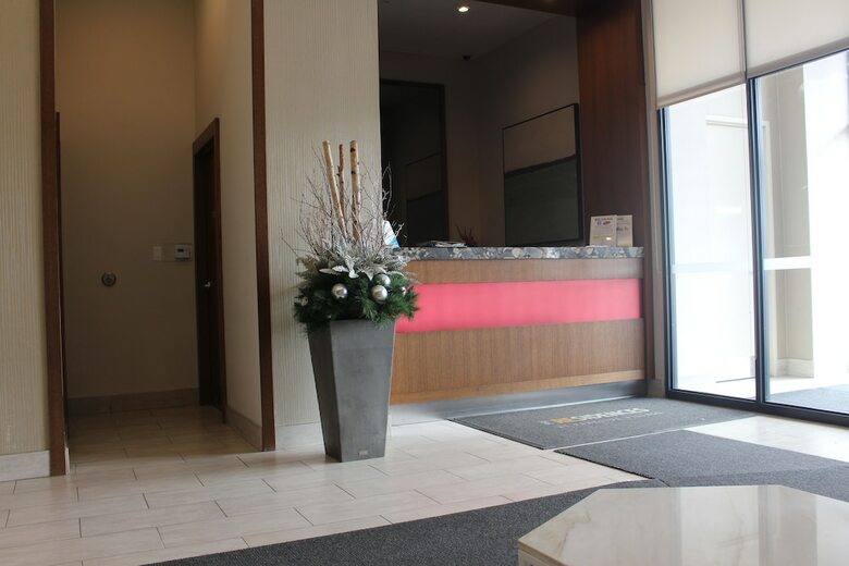 Custom-made Luxury Suite-by Elite Suites