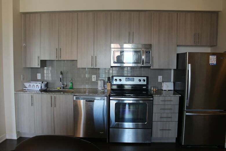 Custom-made Luxury Suite-by Elite Suites