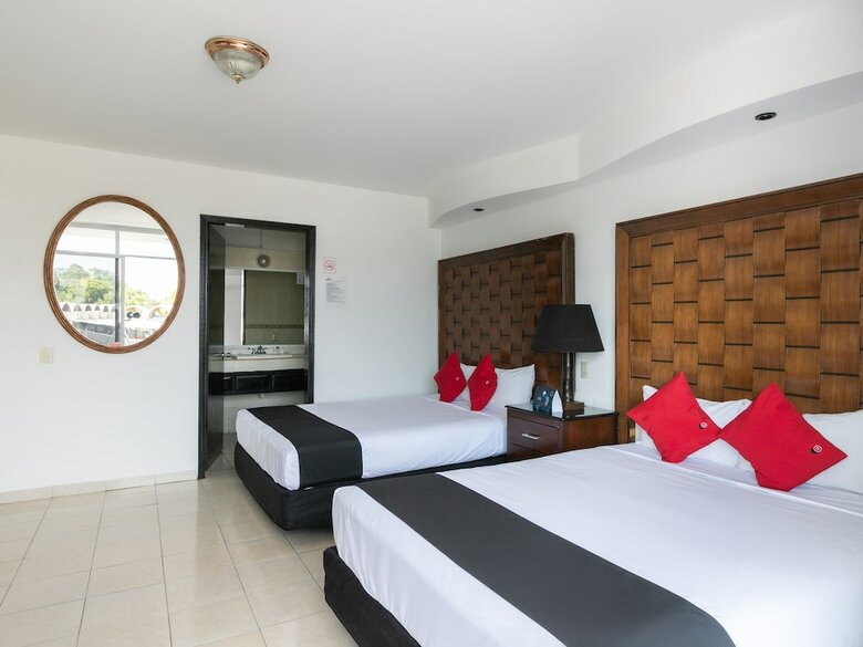 Hotel Capital O Zona Dorada Inn