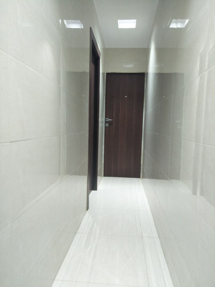 Hotel Avenue Residency