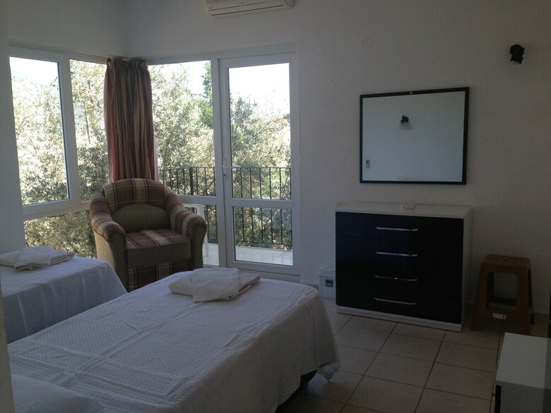 Lizo Hotel