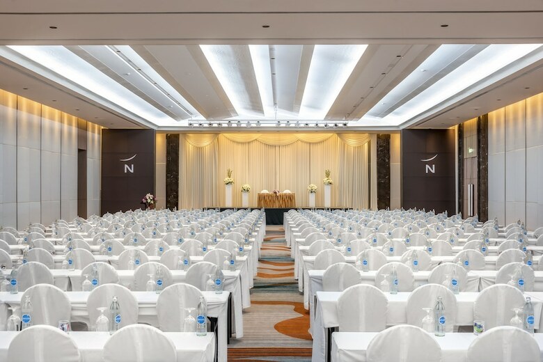 Novotel Phuket City Phokeethra Hotel
