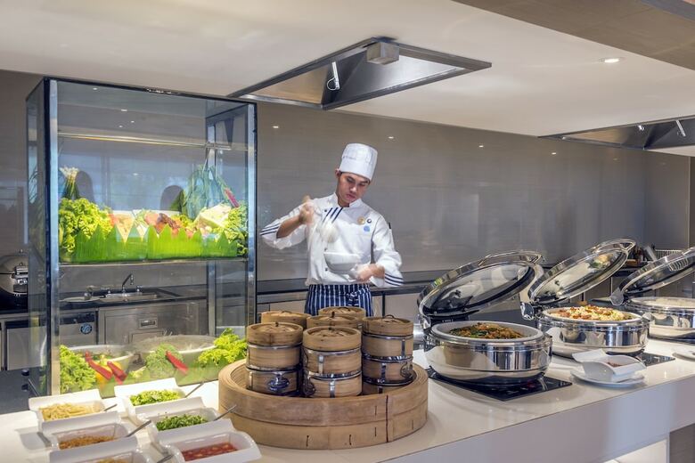 Novotel Phuket City Phokeethra Hotel