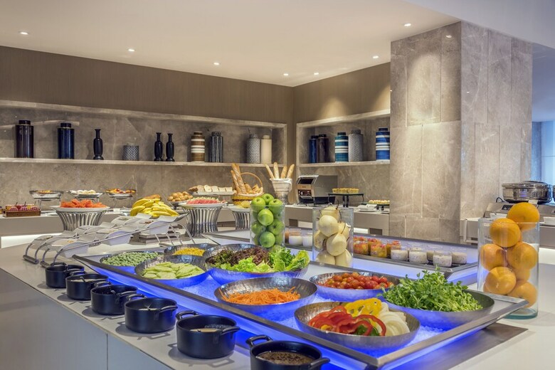 Novotel Phuket City Phokeethra Hotel