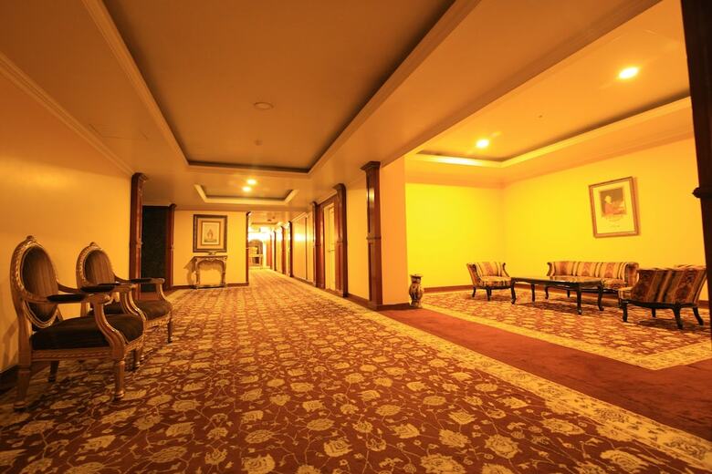 Dynasty Hotel