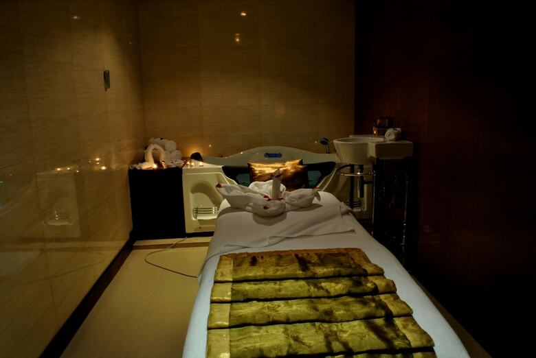 Dynasty Hotel