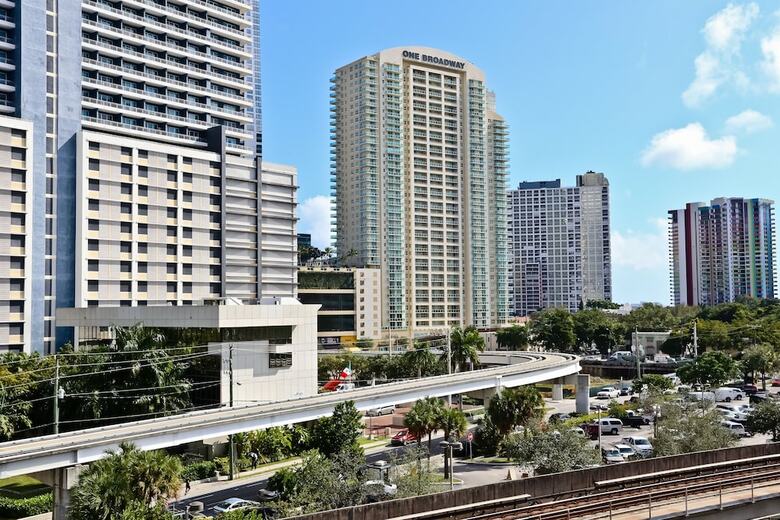 Nuovo Miami Apartments At Brickell - Downtown