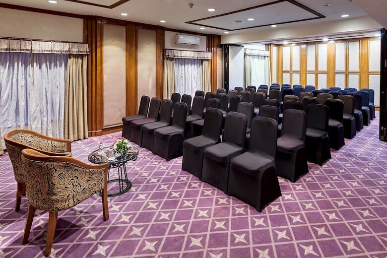 Hotel The Ummed Ahmedabad