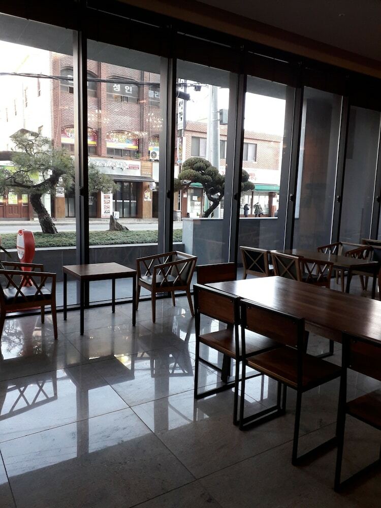 J Square Hotel