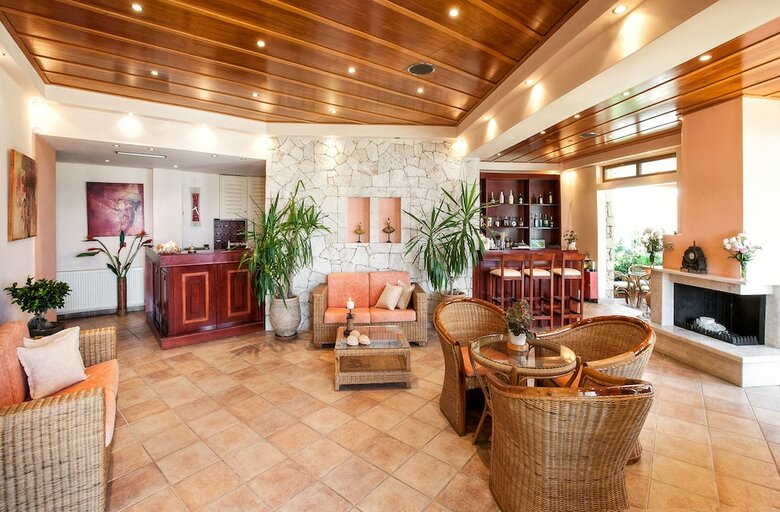 Aparthotel Paralio Hotel