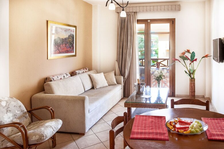 Aparthotel Paralio Hotel