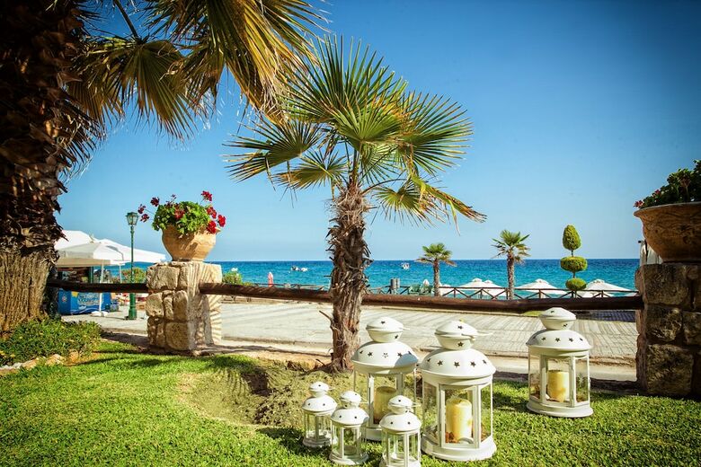 Aparthotel Paralio Hotel