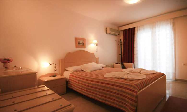 Leonardos Apartments