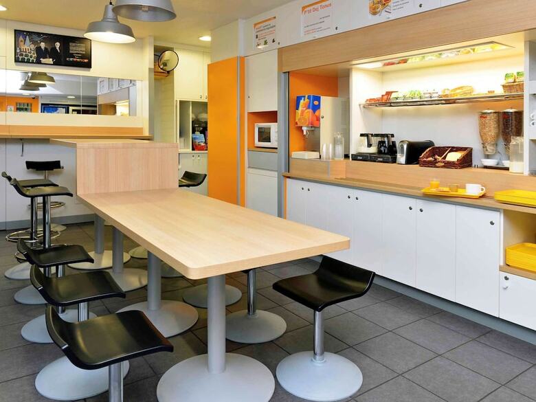 Hotelf1 Blois Nord
