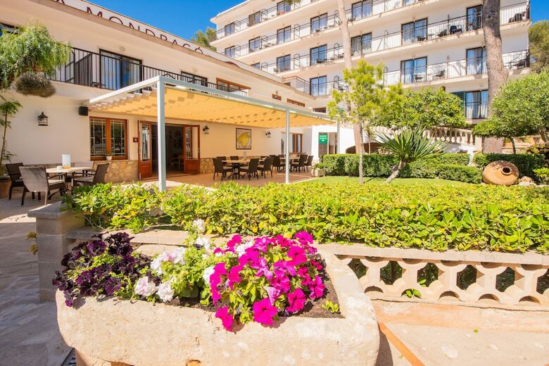 Hotel Playa Mondrag�