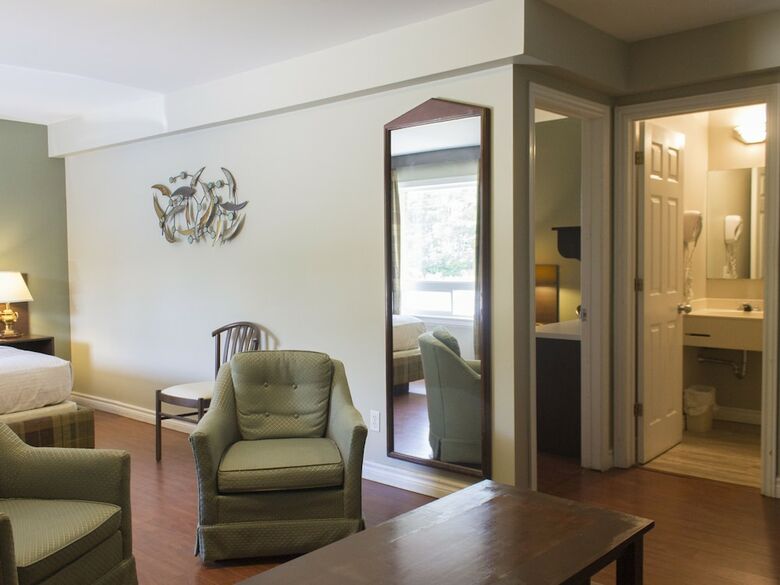 Hotel Leelas Villa Inn Flesherton