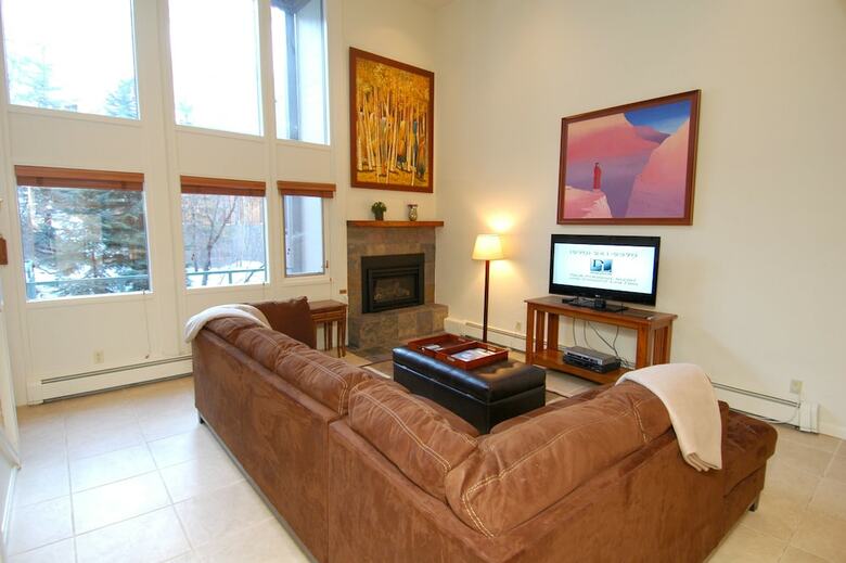 Fifth Avenue Condominiums By Frias