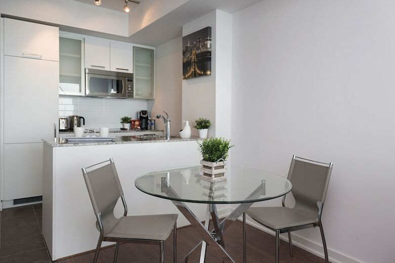 Metropolis Condotel Suites - York Street