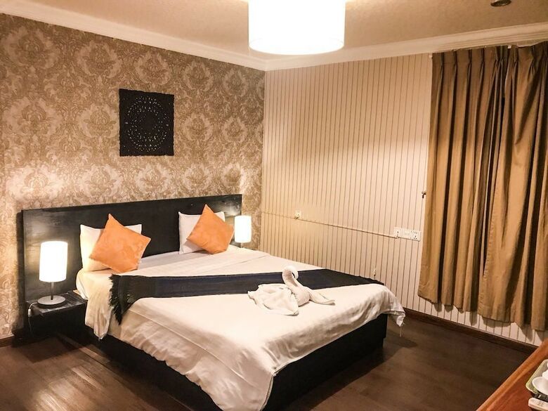 River Star Hotel