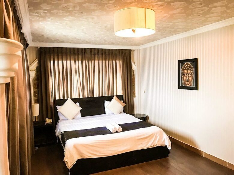 River Star Hotel