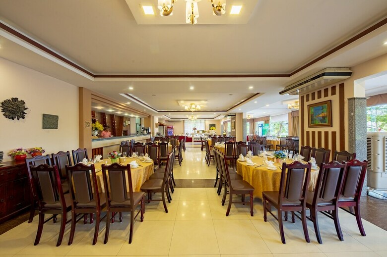 Hotel Bao Ninh Beach Resort
