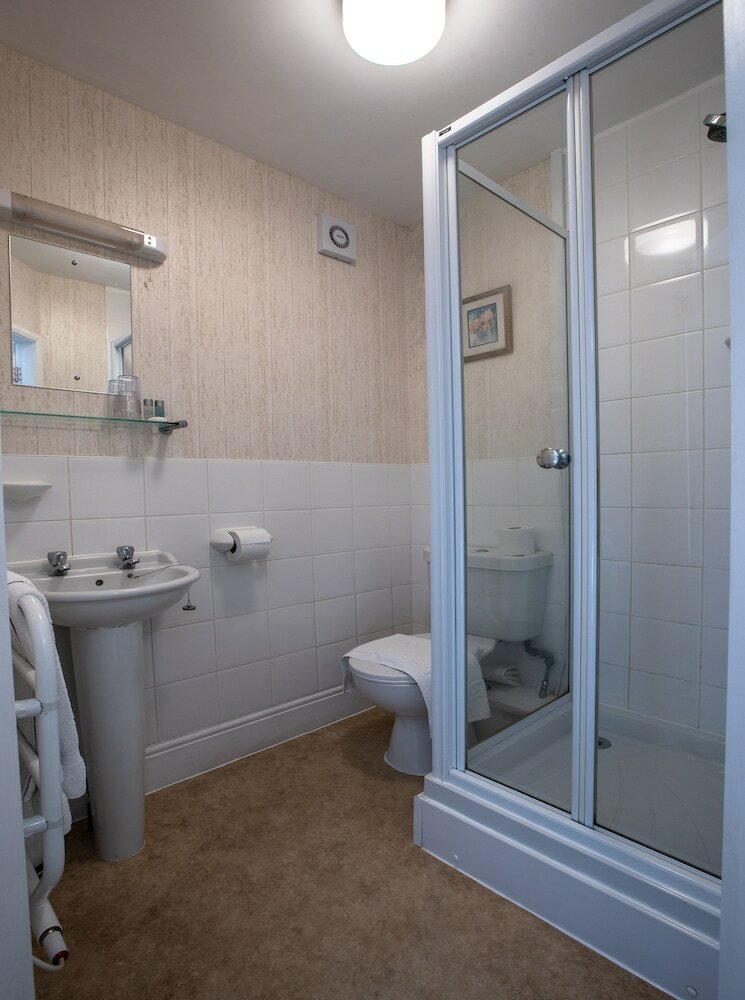 Raincliffe Hotel