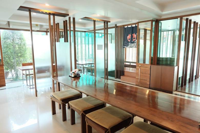 Hotel Green Mansion & Service Apartment