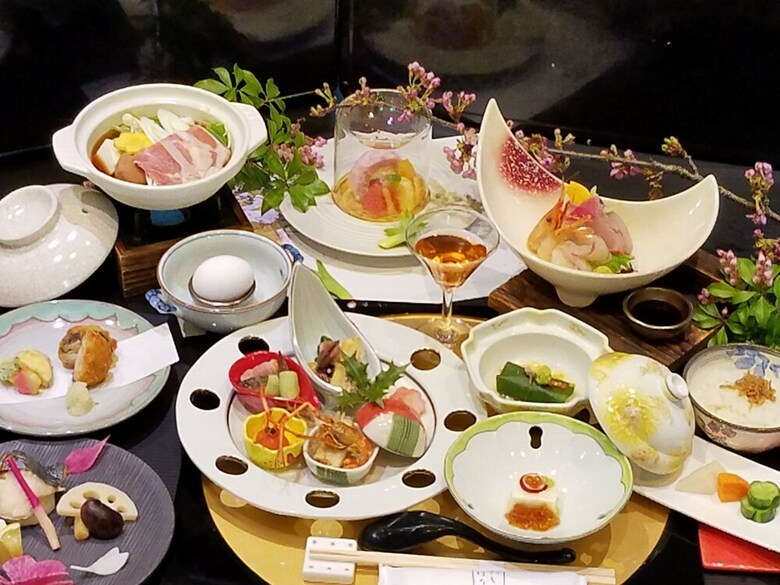 Yufuin Besso Shikisai Hotel