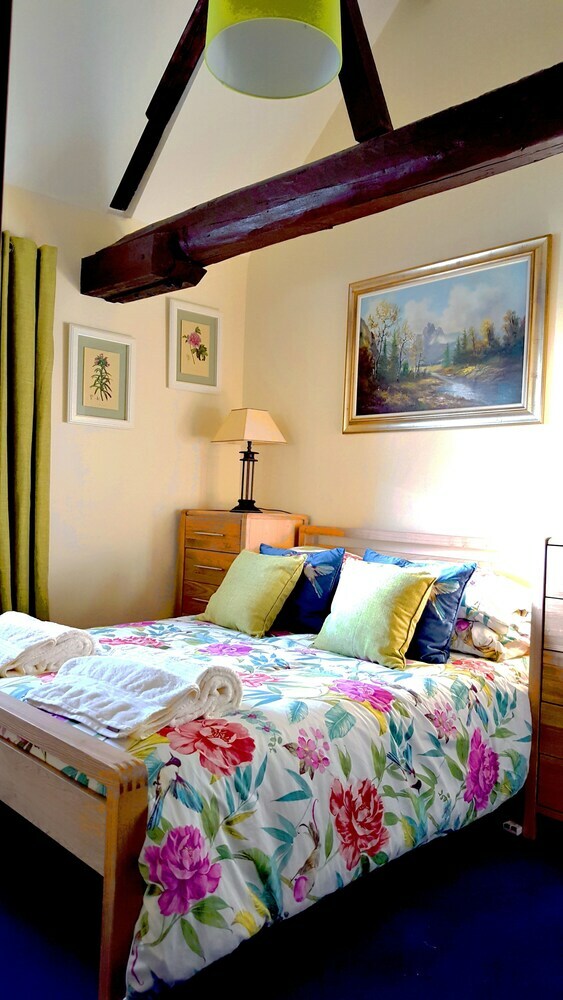 River Nene Cottages
