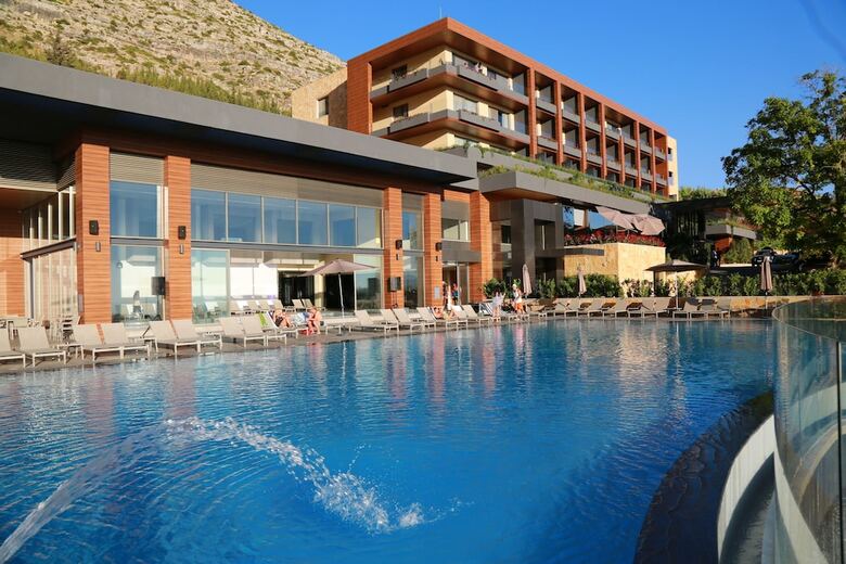 Mist Hotel And Spa By Warwick