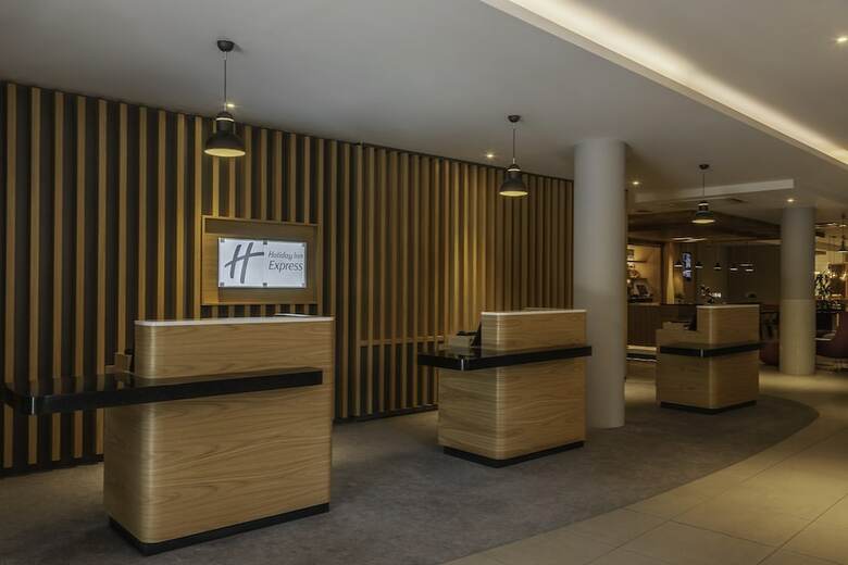 Holiday Inn Express Hotel Dublin Airport