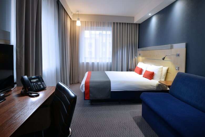 Holiday Inn Express Hotel Dublin Airport