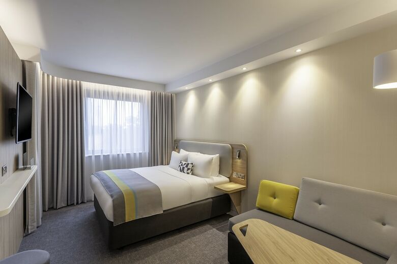 Holiday Inn Express Hotel Dublin Airport