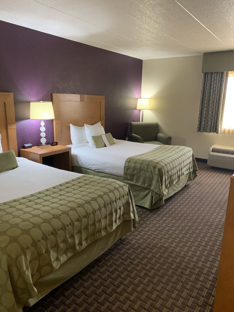 Hotel Ramada By Wyndham Marquette