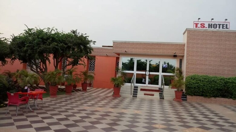 T.s. Hotel