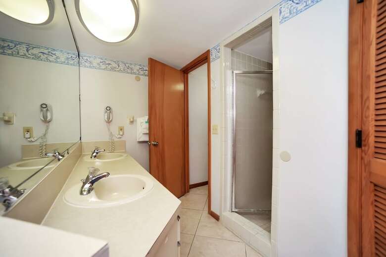 Oceanique Resort By Capital Vacations