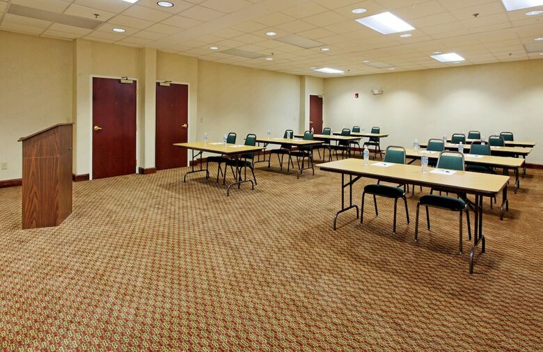 Holiday Inn Express Hotel & Suites Sylacauga