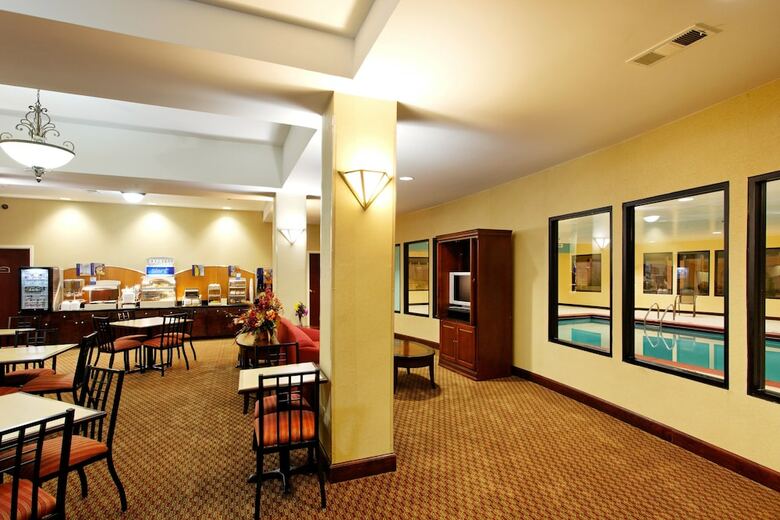 Holiday Inn Express Hotel & Suites Sylacauga