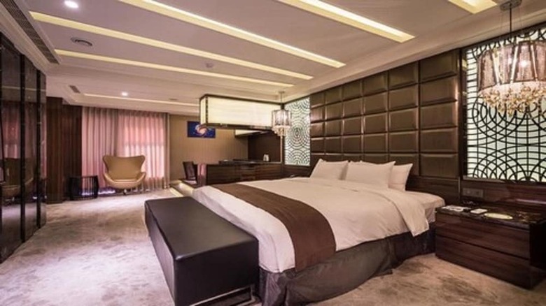 Moving Star Hotel